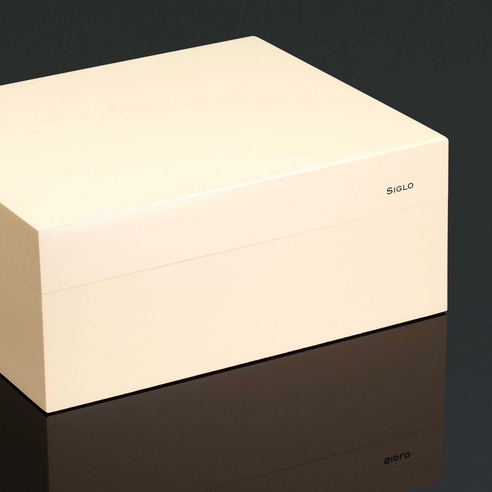 Vibrant Series - 50 Sticks Humidor - Ivory White